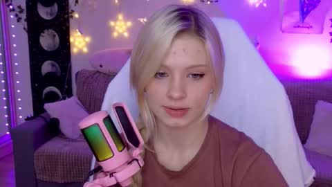 Mia   online show from 10.14.25