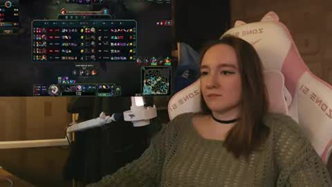 Snapshot of moonlish_siren chatting on 06.05.26 Katrin online show from 06.05.26