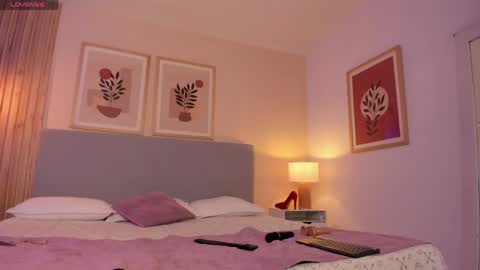 Snapshot of moonofhades chatting on 04.09.26 moonofhades online show from 04.09.26