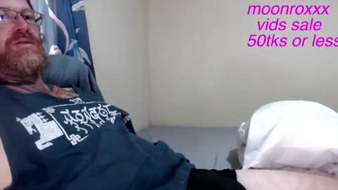 Snapshot of moonroxxx chatting on 07.14.26 Scott and online show from 07.14.26