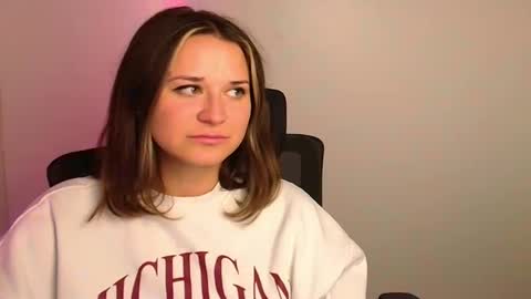 Snapshot of moonsusanna chatting on 11.13.25 Susanna online show from 11.13.25