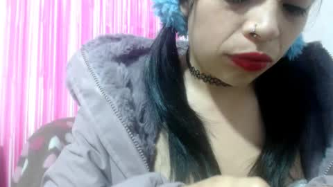 Snapshot of moontthbluee chatting on 02.17.25 luna online show from 02.17.25