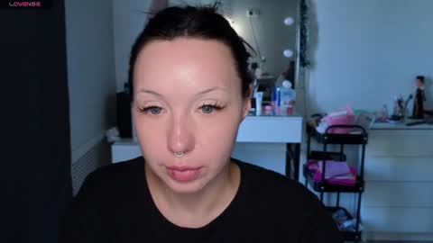 Snapshot of moranagoddess chatting on 07.22.26 Morana follow my boosty online show from 07.22.26
