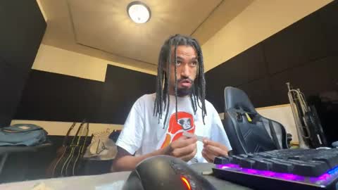 Snapshot of morebemdotad chatting on 04.22.26 Diego online show from 04.22.26