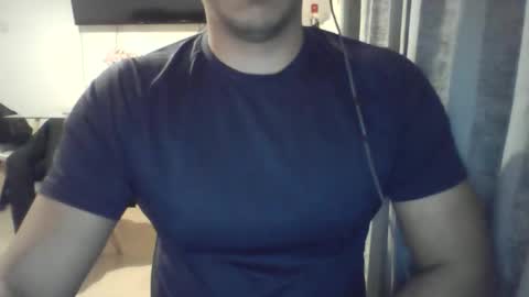 Snapshot of morenolatin19 chatting on 12.17.25 Jos Luis online show from 12.17.25