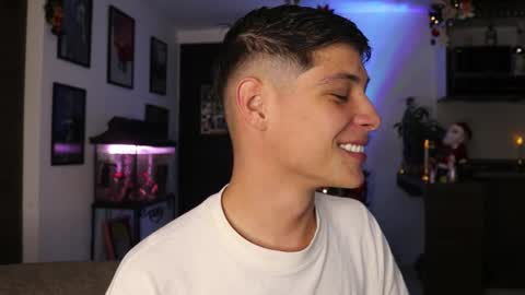 Snapshot of morgan_hiller chatting on 12.15.24   online show from 12.15.24