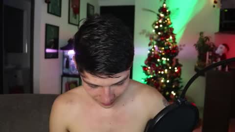 Snapshot of morgan_hiller chatting on 12.18.24   online show from 12.18.24