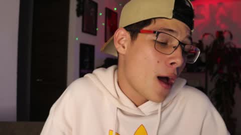 Snapshot of morgan_hiller chatting on 01.21.25   online show from 01.21.25