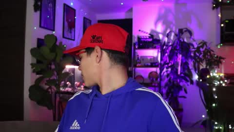 Snapshot of morgan_hiller chatting on 03.04.25   online show from 03.04.25