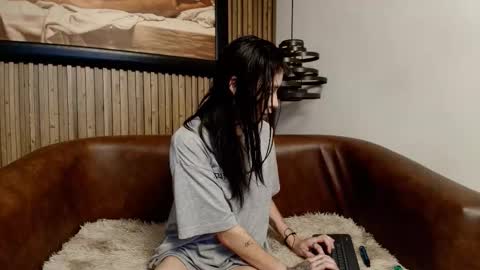 Snapshot of morganevans_t chatting on 02.25.26 morganevans_t online show from 02.25.26