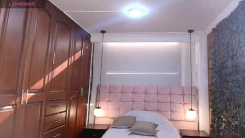 Snapshot of moriahstorm chatting on 06.11.26 Moriah online show from 06.11.26