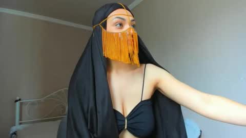Snapshot of moroccan_diamond_ chatting on 05.04.26 Medina online show from 05.04.26