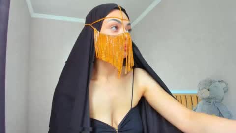Snapshot of moroccan_diamond_ chatting on 05.11.26 Medina online show from 05.11.26