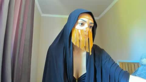 Snapshot of moroccan_diamond_ chatting on 05.24.26 Medina online show from 05.24.26