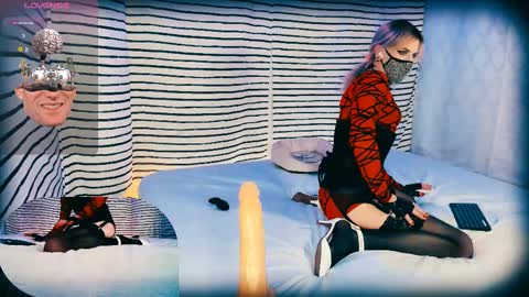 Morphelina online show from 10.18.25