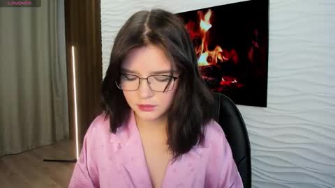 Snapshot of morygirl chatting on 09.17.25 mori online show from 09.17.25