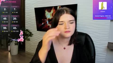 Snapshot of morygirl chatting on 10.03.25 mori online show from 10.03.25