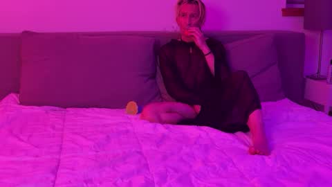 Snapshot of motobunny_sea chatting on 01.08.26 MotoBunny online show from 01.08.26