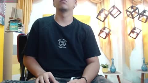Mou Fly online show from 09.14.25