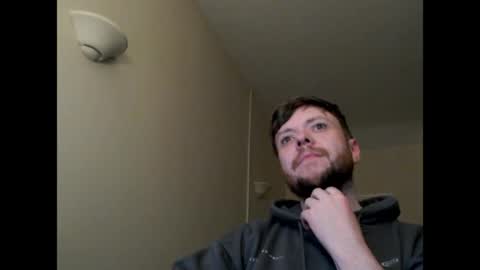 Snapshot of moveable chatting on 04.22.26 moveable online show from 04.22.26