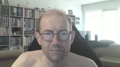 Snapshot of moviem1978 chatting on 05.07.26 Frederik online show from 05.07.26