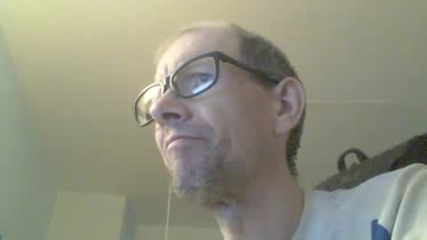 Snapshot of moviem1978 chatting on 06.06.26 Frederik online show from 06.06.26