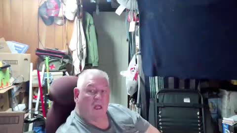 Snapshot of mr_canoe_licker_69 chatting on 12.17.24 mr_canoe_licker_69 online show from 12.17.24
