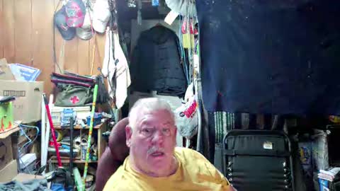Snapshot of mr_canoe_licker_69 chatting on 01.01.25 mr_canoe_licker_69 online show from 01.01.25