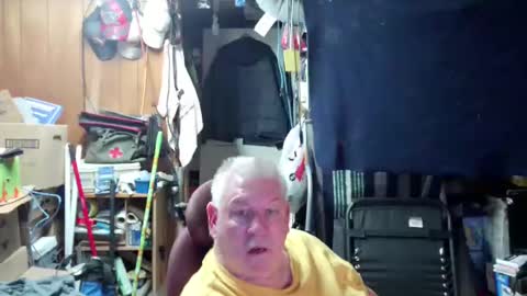 Snapshot of mr_canoe_licker_69 chatting on 01.01.25 mr_canoe_licker_69 online show from 01.01.25