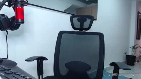 chris online show from 10.05.25