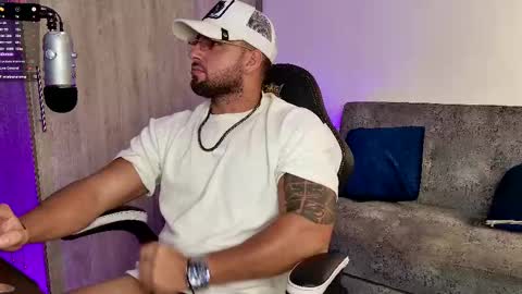 Snapshot of mr_david_cox chatting on 03.05.25 David online show from 03.05.25