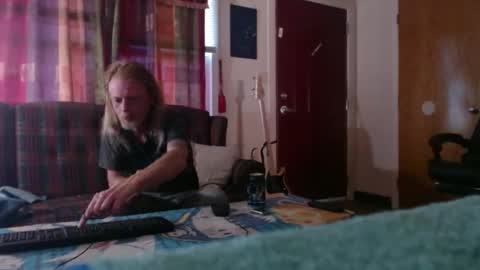 Snapshot of mr_happy12 chatting on 09.08.25 mr_happy12 online show from 09.08.25