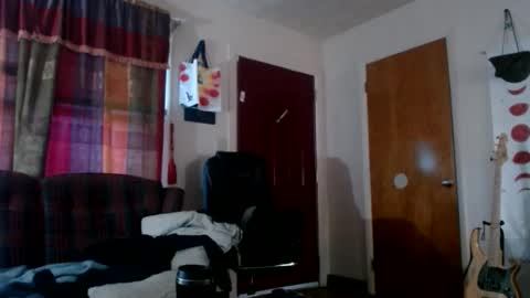 Snapshot of mr_happy12 chatting on 10.31.25 mr_happy12 online show from 10.31.25