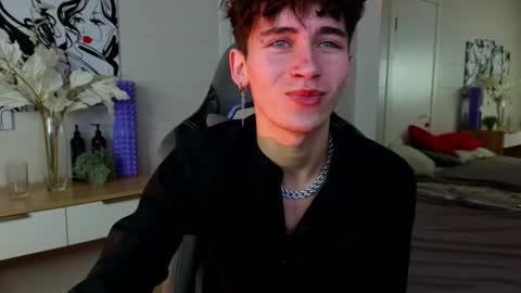 Snapshot of mr_lucky_guy chatting on 02.09.25 Kris online show from 02.09.25