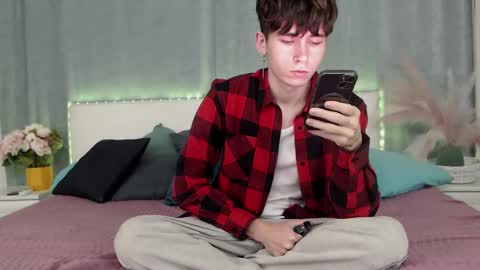 Snapshot of mr_lucky_guy chatting on 02.17.25 Kris online show from 02.17.25