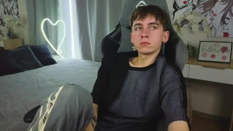 Snapshot of mr_lucky_guy chatting on 02.27.25 Kris online show from 02.27.25