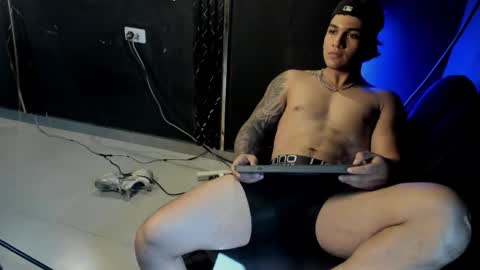 mr_maximo online show from 10.25.25