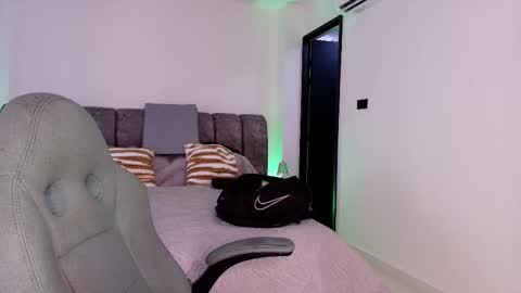 MIKEE online show from 11.13.25