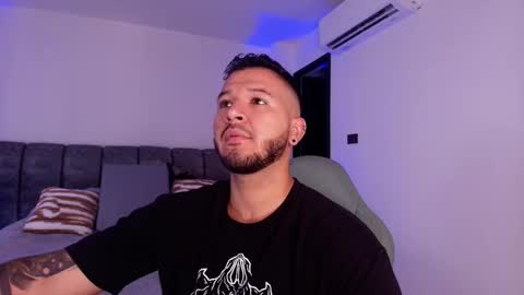 MIKEE online show from 11.26.25