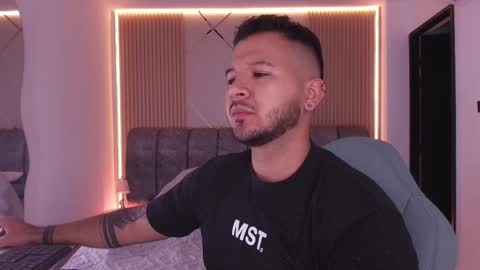 MIKEE online show from 03.15.26