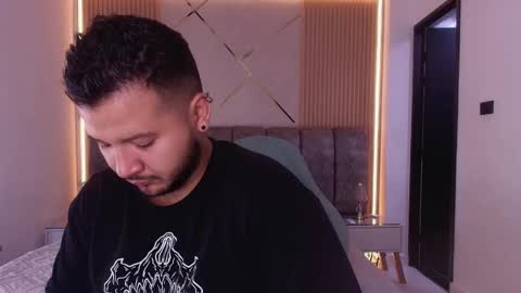 MIKEE online show from 03.22.26