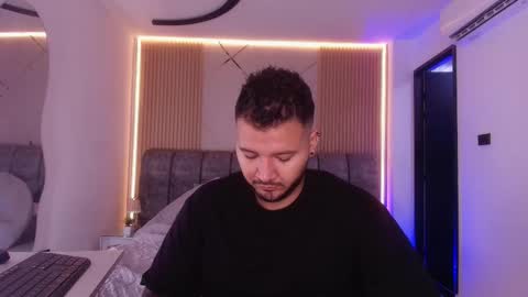 MIKEE online show from 03.30.26