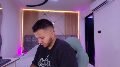 MIKEE online show from 04.08.26