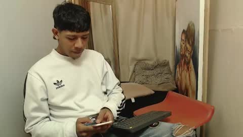 mr_stiven_ online show from 11.17.25