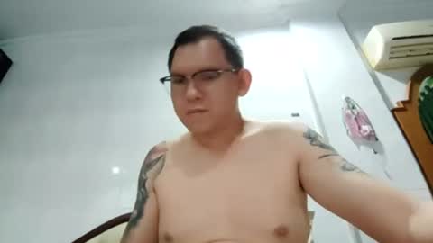 Snapshot of mr_thick89 chatting on 10.08.25 mr_thick89 online show from 10.08.25