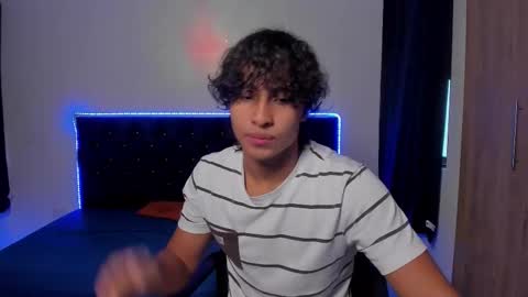 Snapshot of mr_twix01 chatting on 10.18.25 Diego online show from 10.18.25