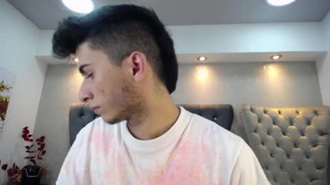 Snapshot of mr_williseo chatting on 02.02.25 williseo online show from 02.02.25