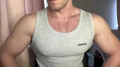 Snapshot of mrbiceps_23 chatting on 01.19.25 Mrbiceps23 online show from 01.19.25
