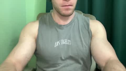 Snapshot of mrbiceps_23 chatting on 02.01.25 Mrbiceps23 online show from 02.01.25