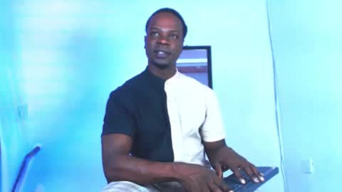 Snapshot of mrbyronstallion chatting on 11.05.25 byron online show from 11.05.25